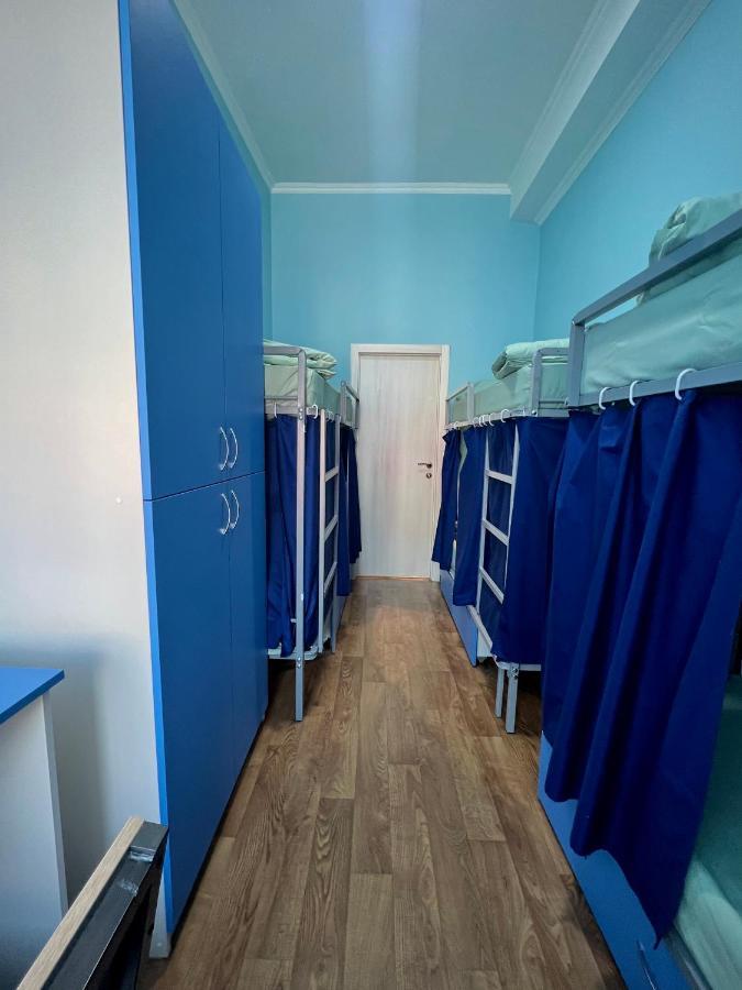 Hostel On Universytet Kiev Esterno foto